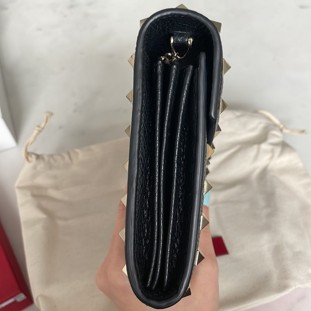 Valentino Garavani Rockstud Leather Wallet-On-Chain-Black - Picture 9 of 11